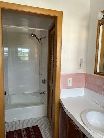 10 Holland Street 2, Cranston, RI 02920