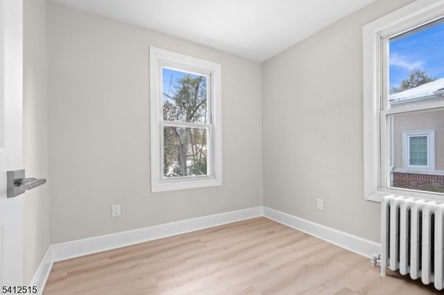 56 Harvey St, Closter Boro, NJ 07624