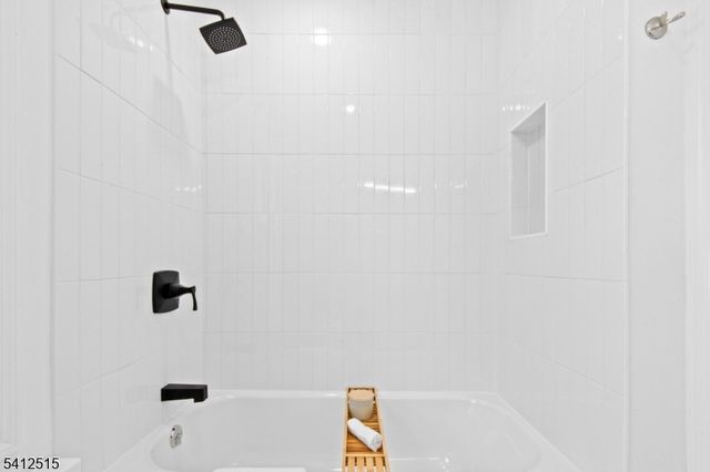 56 Harvey St, Closter Boro, NJ 07624