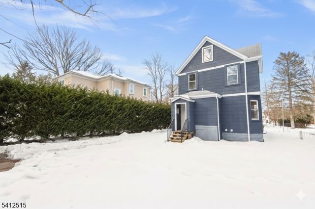 56 Harvey St, Closter Boro, NJ 07624