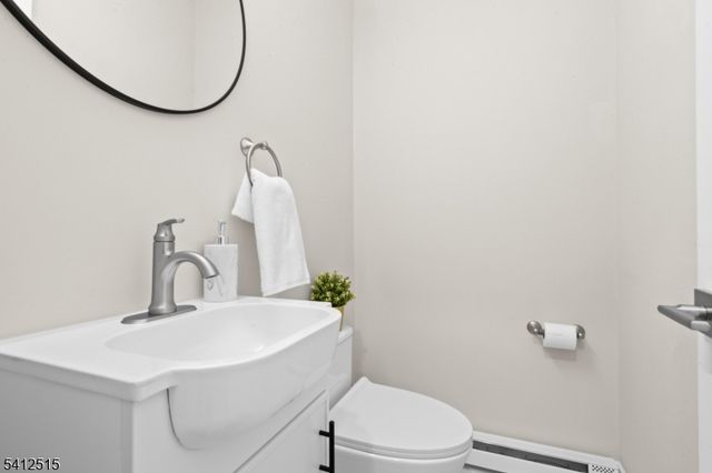 56 Harvey St, Closter Boro, NJ 07624