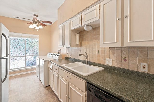 4320 Bellaire Drive S 225W, Fort Worth, TX 76109