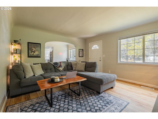 3068 PRINGLE Rd Ne, Salem, OR 97302