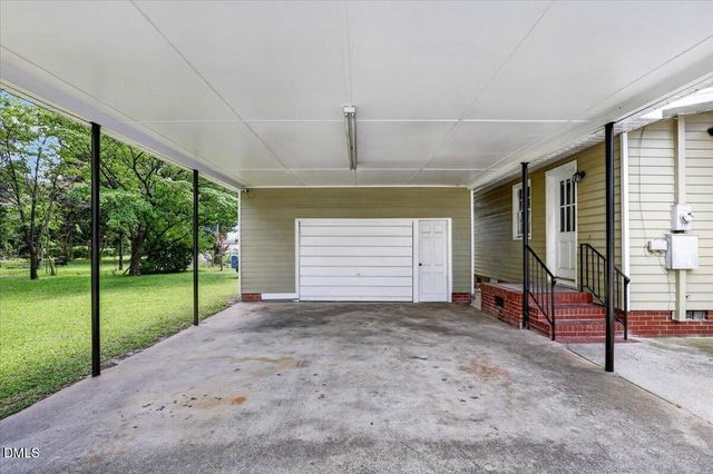 1001 S 2nd Street, Smithfield, NC 27577