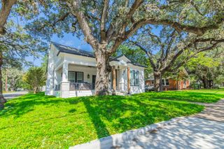 535 S Main ST, Lockhart, TX 78644