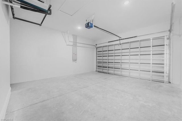 510 Kingsbury LN, Lehigh Acres, FL 33974