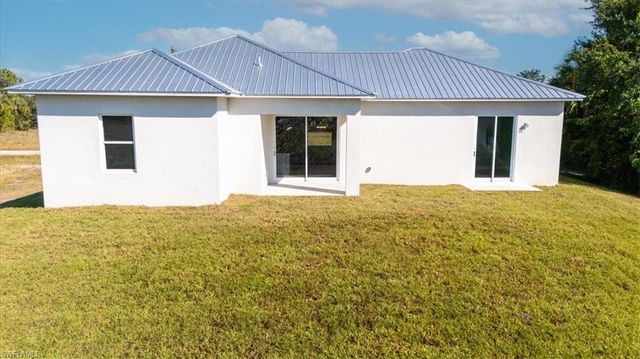 510 Kingsbury LN, Lehigh Acres, FL 33974