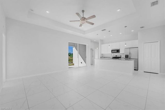 510 Kingsbury LN, Lehigh Acres, FL 33974