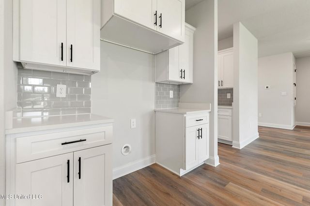 6620 Palm Pointe Drive, Ocean Springs, MS 39564