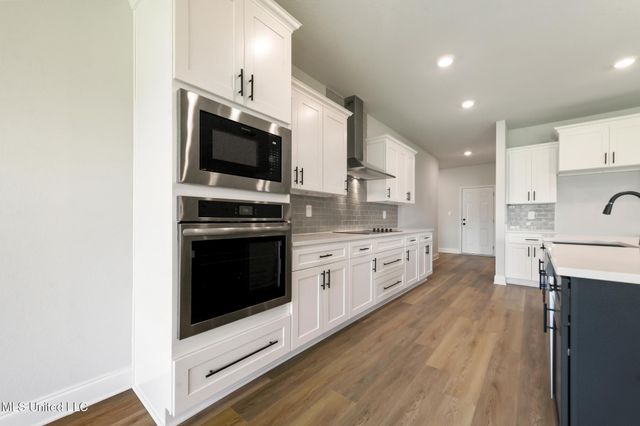 6620 Palm Pointe Drive, Ocean Springs, MS 39564