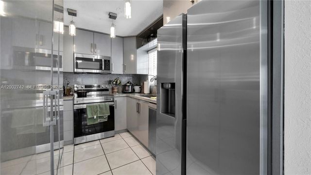 13918 SW 161st Ter, Miami, FL 33177