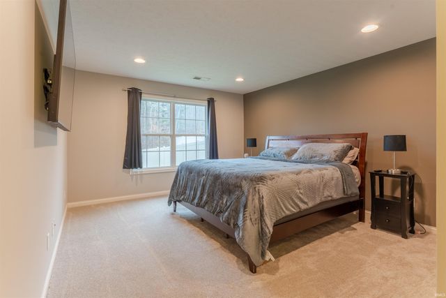 832 Tawny Drive, Evansville, IN 47712