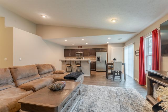 832 Tawny Drive, Evansville, IN 47712