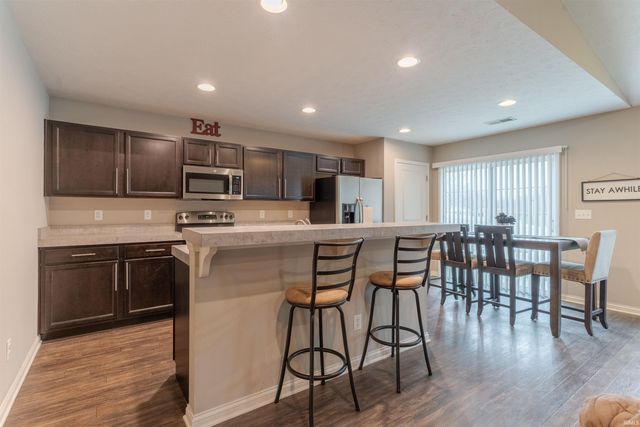 832 Tawny Drive, Evansville, IN 47712