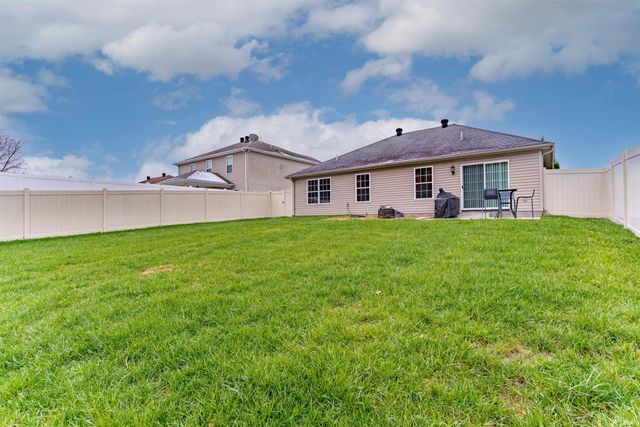 832 Tawny Drive, Evansville, IN 47712