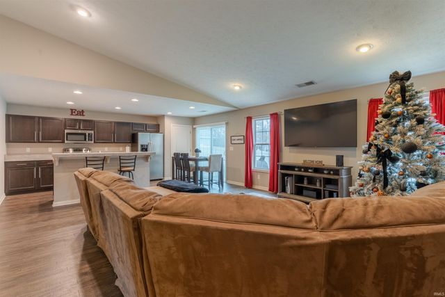 832 Tawny Drive, Evansville, IN 47712