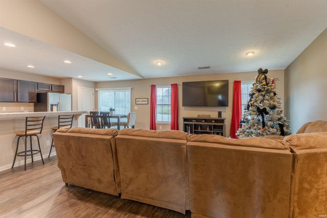 832 Tawny Drive, Evansville, IN 47712