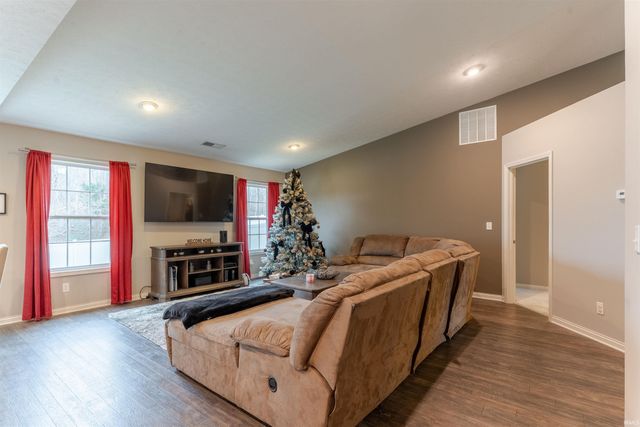 832 Tawny Drive, Evansville, IN 47712