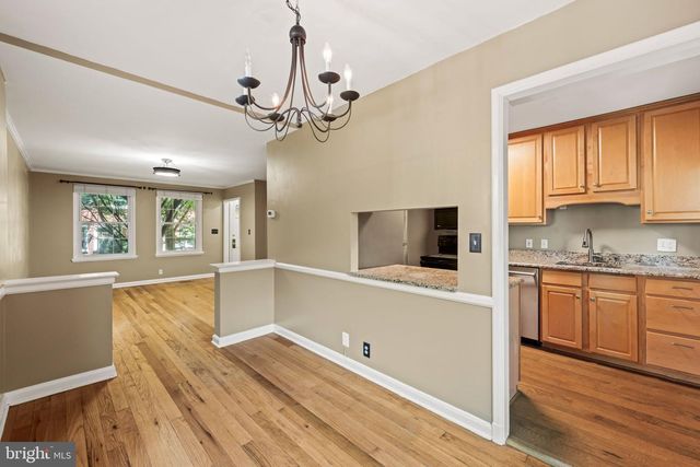 4237 32ND RD S, Arlington, VA 22206