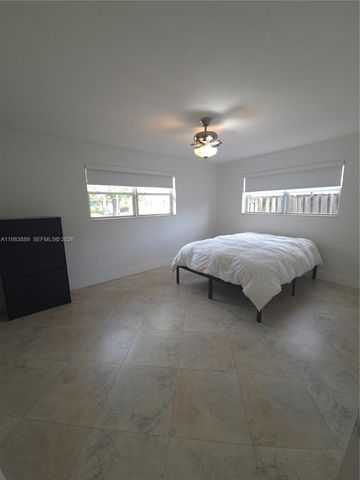 804 NE 2nd St, Hallandale Beach, FL 33009
