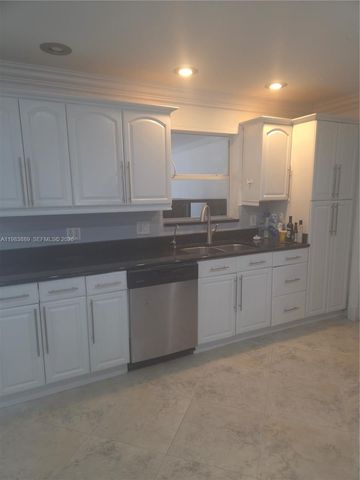 804 NE 2nd St, Hallandale Beach, FL 33009