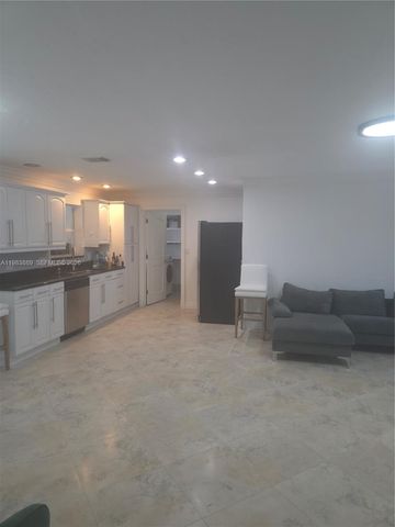 804 NE 2nd St, Hallandale Beach, FL 33009