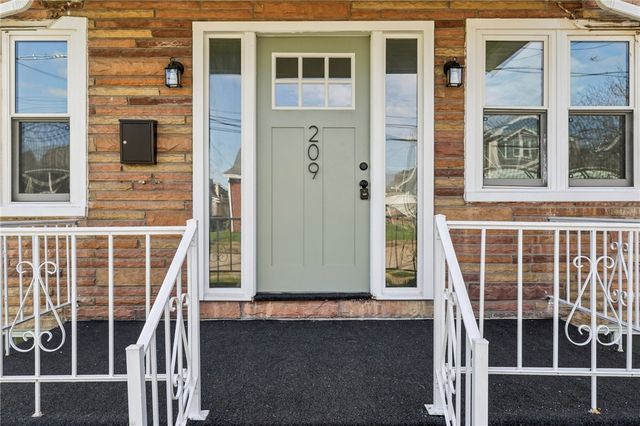 209 Acme Ave, Harmar, PA 15024