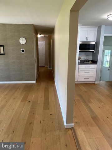 300 CHURCH CIR, Linthicum Heights, MD 21090