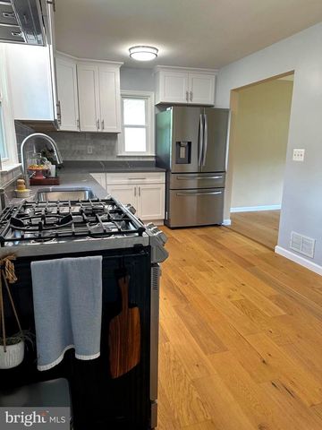 300 CHURCH CIR, Linthicum Heights, MD 21090