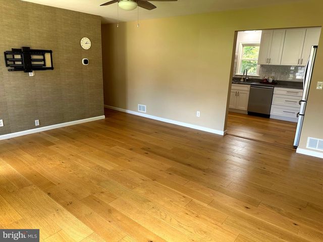 300 CHURCH CIR, Linthicum Heights, MD 21090