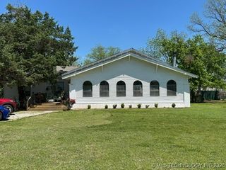 804 W Taliaferro, Madill, OK 73446