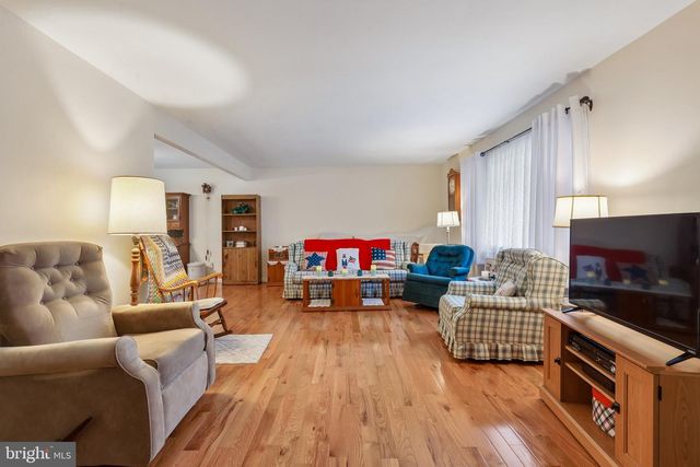 311 BOBOLINK BLVD, Browns Mills, NJ 08015