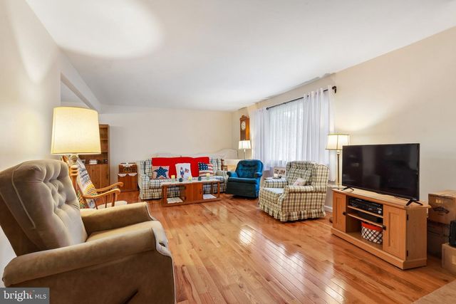 311 BOBOLINK BLVD, Browns Mills, NJ 08015