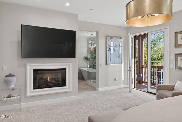 4045 Harbour Island Lane, Oxnard, CA 93035