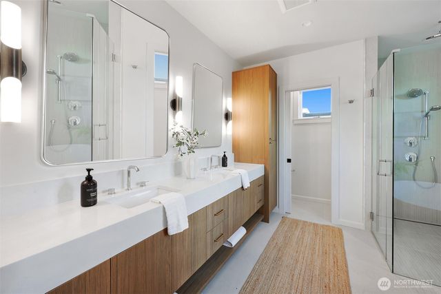 2010 McGilvra Boulevard E, Seattle, WA 98112