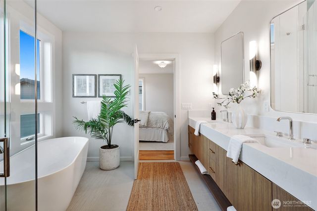 2010 McGilvra Boulevard E, Seattle, WA 98112
