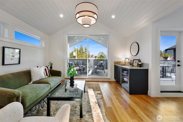 2010 McGilvra Boulevard E, Seattle, WA 98112