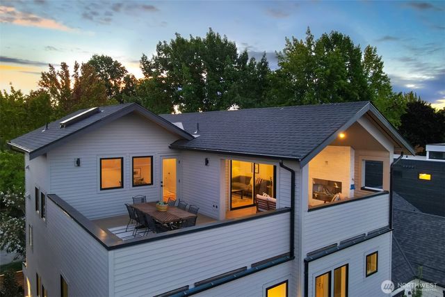 2010 McGilvra Boulevard E, Seattle, WA 98112