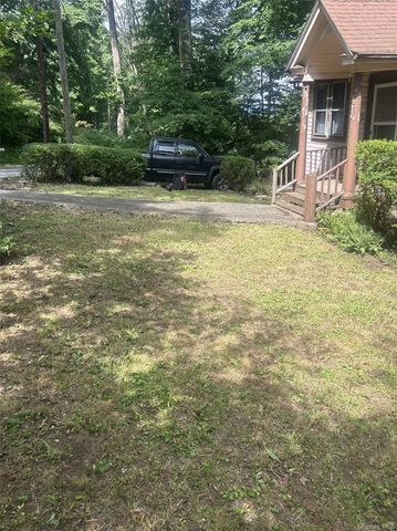 214 Walnut Road, Lake Peekskill, NY 10537