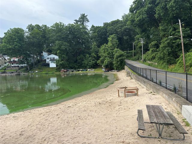 214 Walnut Road, Lake Peekskill, NY 10537