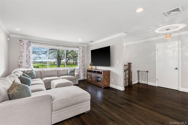239 Davis Avenue, White Plains, NY 10605