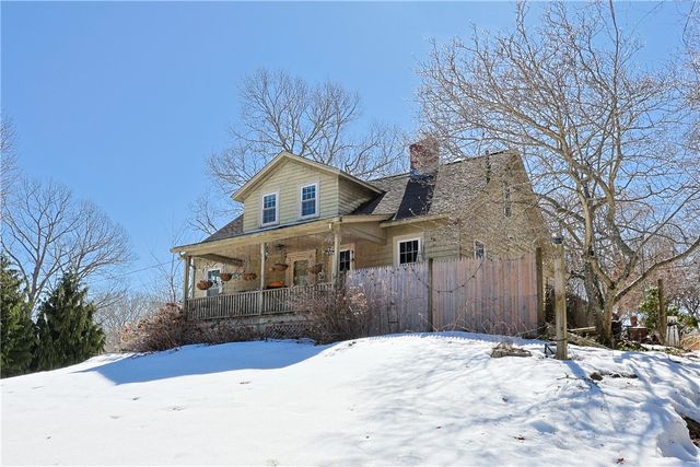 29 North Lake Drive, Barrington, RI 02806