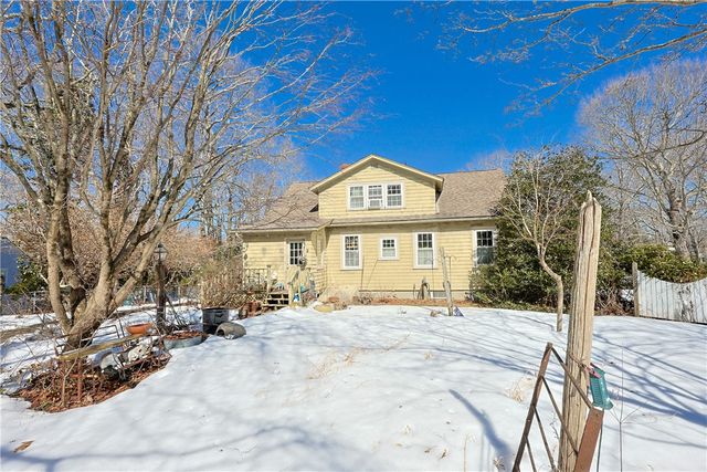 29 North Lake Drive, Barrington, RI 02806