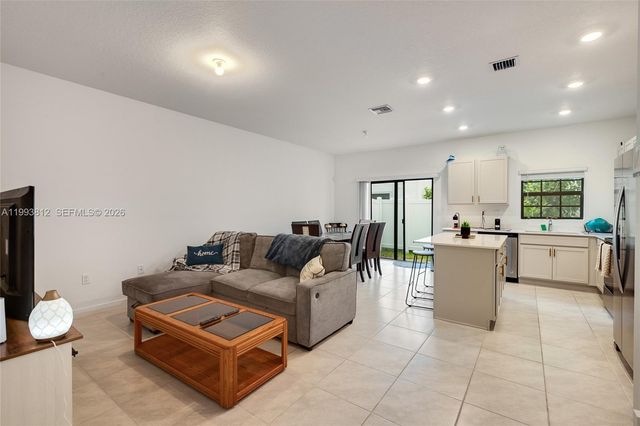 834 SW 11th Ter 834, Florida City, FL 33034