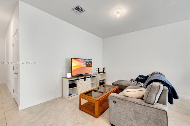 834 SW 11th Ter 834, Florida City, FL 33034