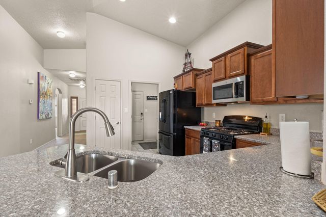 7125 Napoleon Road NE, Rio Rancho, NM 87144