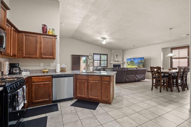 7125 Napoleon Road NE, Rio Rancho, NM 87144