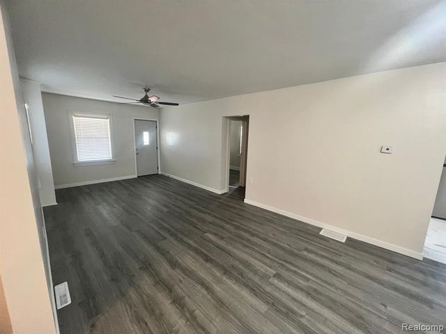 5838 S Martin Luther King Jr Boulevard, Lansing, MI 48911