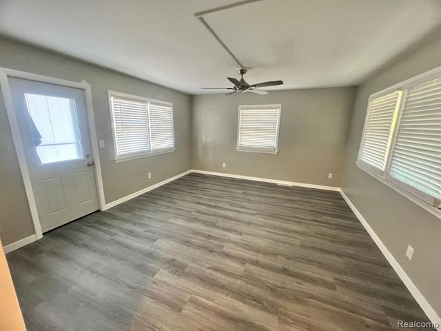 5838 S Martin Luther King Jr Boulevard, Lansing, MI 48911