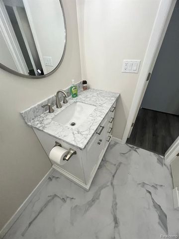 5838 S Martin Luther King Jr Boulevard, Lansing, MI 48911